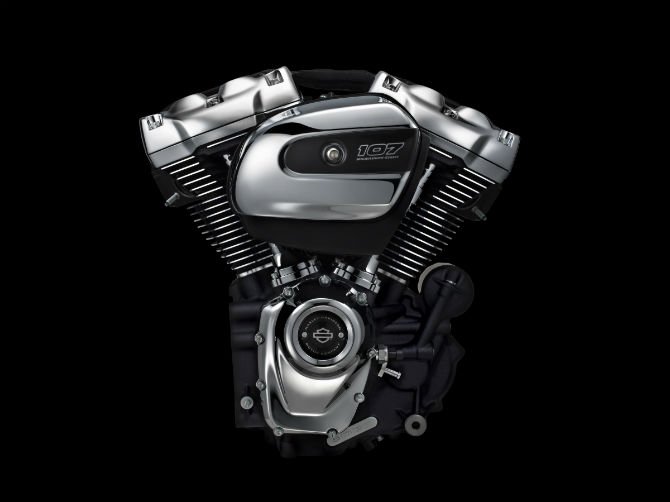 HARLEY-DAVIDSON-MILWAUKEE-EIGHT-ENGINE-1