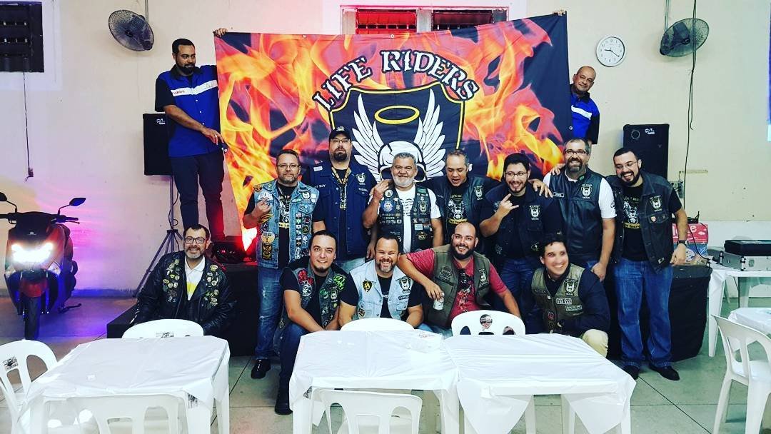 Ontem foi dia da nossa última confraternização de 2017! Nos reunimos no Amigos da Costela de Interlagos! Risadas, cerveja gelada e boa comida! Tudo por uma causa nobre!!! Agora é só estrada!!! This is Life Riders