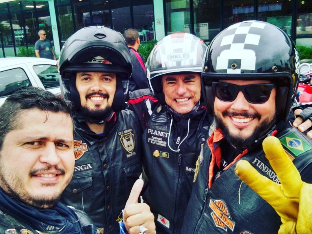 Bin Laden, Zenga, Imprensa e Ogro em Piracicaba, pra trocar os pneus da Mid do Imprensa!!! This is Life Riders