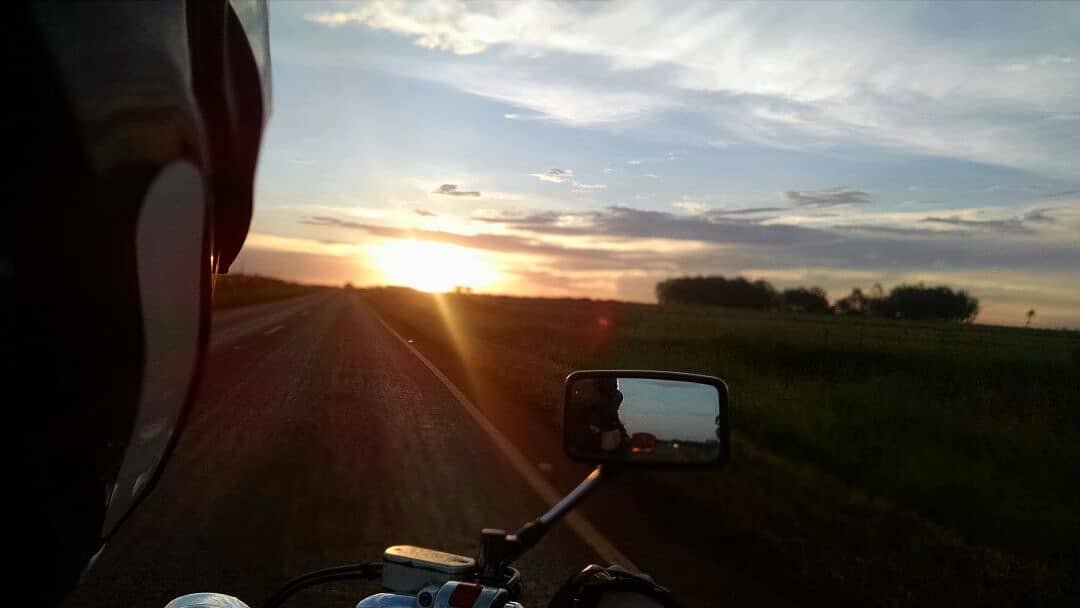 Barrela, Pri e um lindo por do sol na estrada, em algum lugar a caminho do Mato Grosso do Sul! Pq rodar é preciso