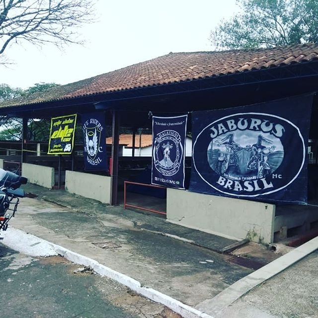 Nosso PP Zebra da Facção Mineira já passou pelo recinto do Passos Motorcycle, armou sua barraca e estendeu nossa bandeira!!! Well done Zebra! This is Life Riders