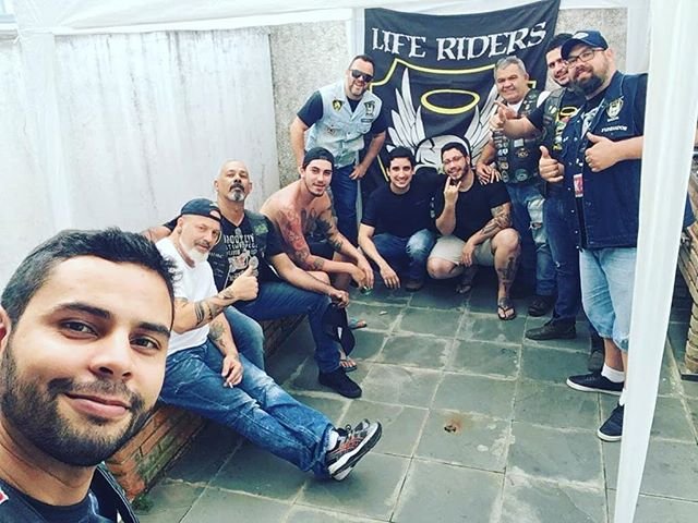 Ontem teve churras na casa do Judeu!!! Reunir os irmãos pra tomar uma gelada e dar muita risada, não tem preço!
This is Life Riders